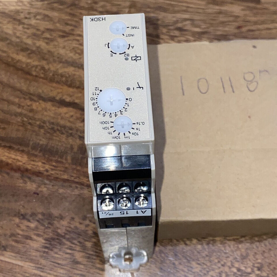 new Omron H3DK-S2 Timer Relay One H3DKS2 - OMRON