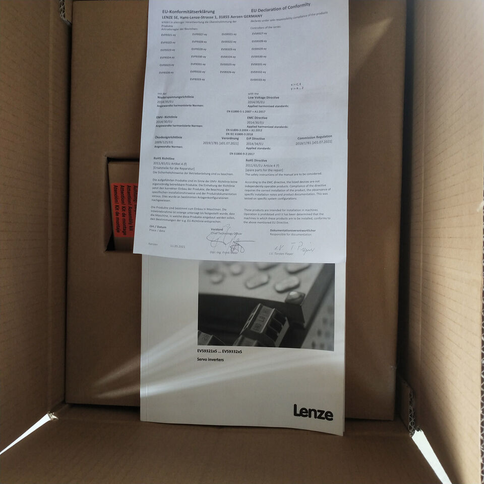 new 1PC LENZE E82EV552K4C Inverter E82EV552_4C ping - LENZE