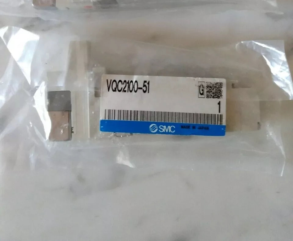 New 1PC SMC VQC210051 Solenoid Valve - SMC