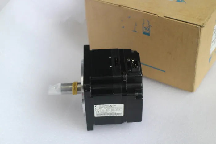 Yaskawa Servo Drive SGMPS-02A2A21 New In Box - YASKAWA