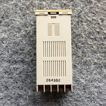 Omron E5CS-Q1KJX-F Temperature Controller - OMRON