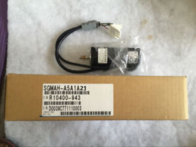 new 1PC  Yaskawa SGMAH-A5A1A21 Servo Motor In Box ping