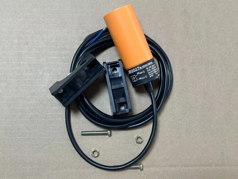 new 1PC  IFM IB0027 Proximity Switch Sensor ping