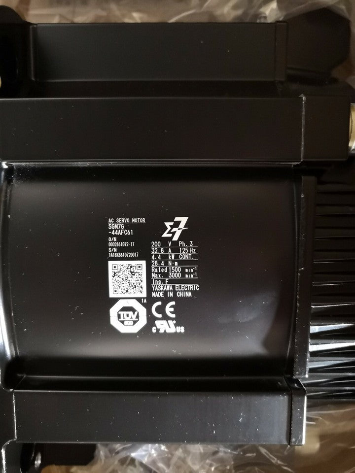 new 1PC YASKAWA SGM7G-44AFC61 Servo Motor In Box ping