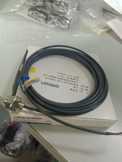 new 1PC Omron E2C-X1R5AH Proximity Swich E2CX1R5AH ping - OMRON