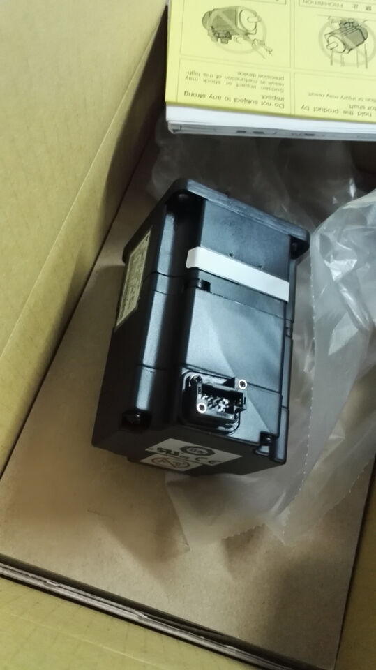 Yaskawa SGMPS-02ACA2C Servo Motor 1PC - YASKAWA