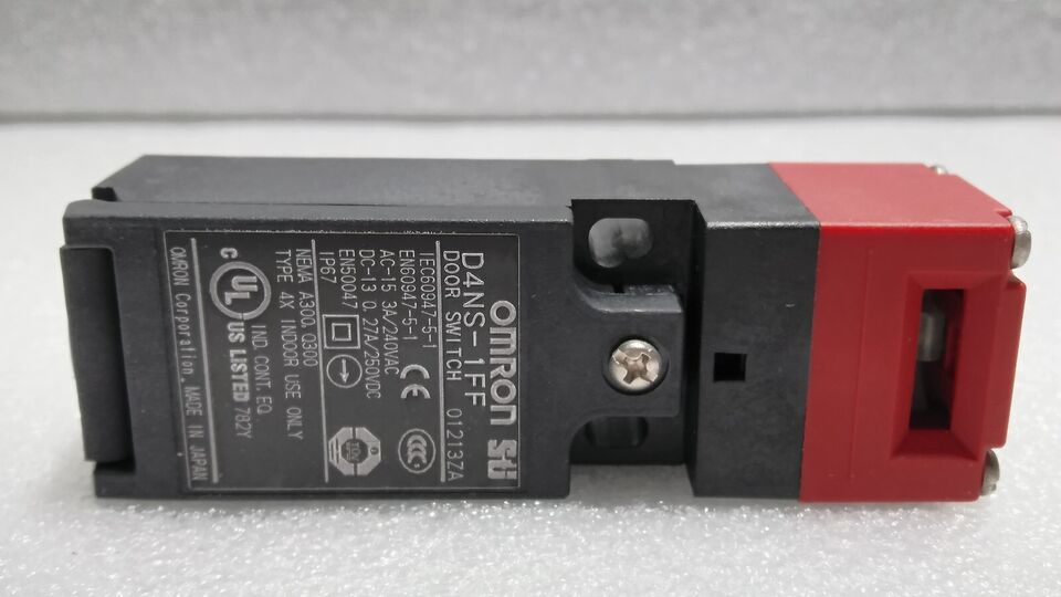 Omron D4NS-1FF Safety Door Switch - OMRON