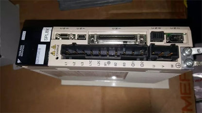 new 1PC Yaskawa SGDV-R70A01B Servo Drive SGDVR70A01B In Box ping