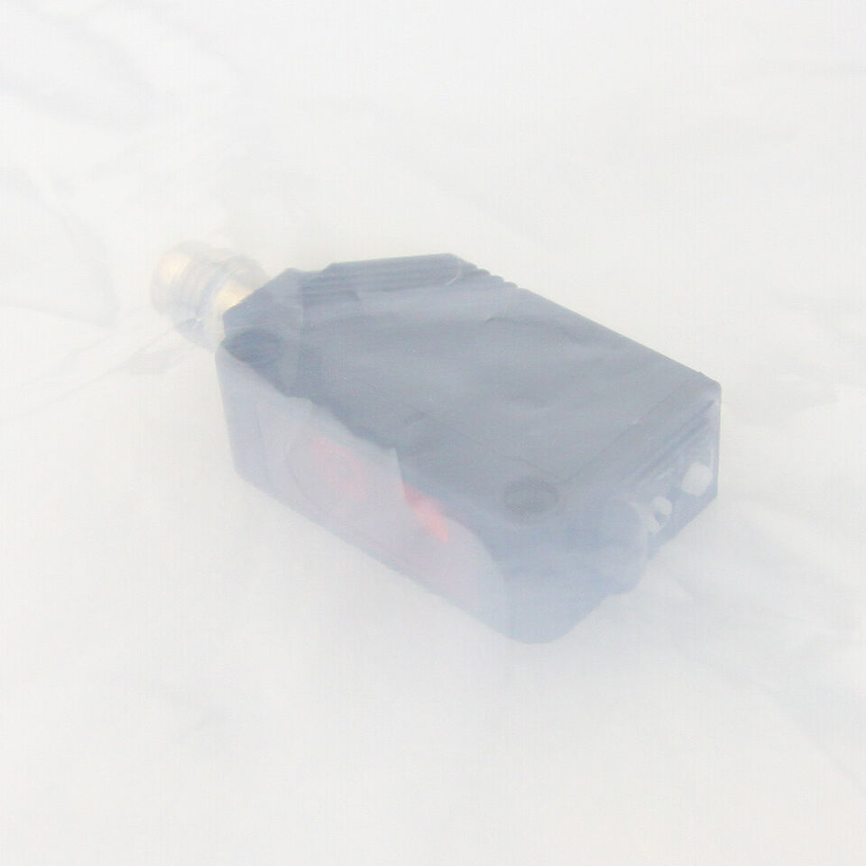Omron E3ZLL88 Photoelectric Sensor Switch - OMRON