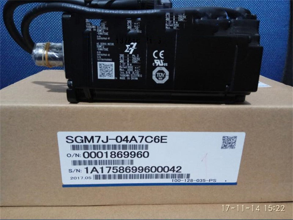 new 1PC Yaskawa SGM7J-04A7C6E Servo Motor In Box ping