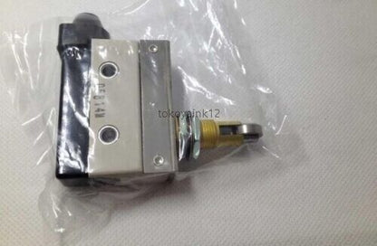 Omron D4MC5040N Limit Switch - OMRON
