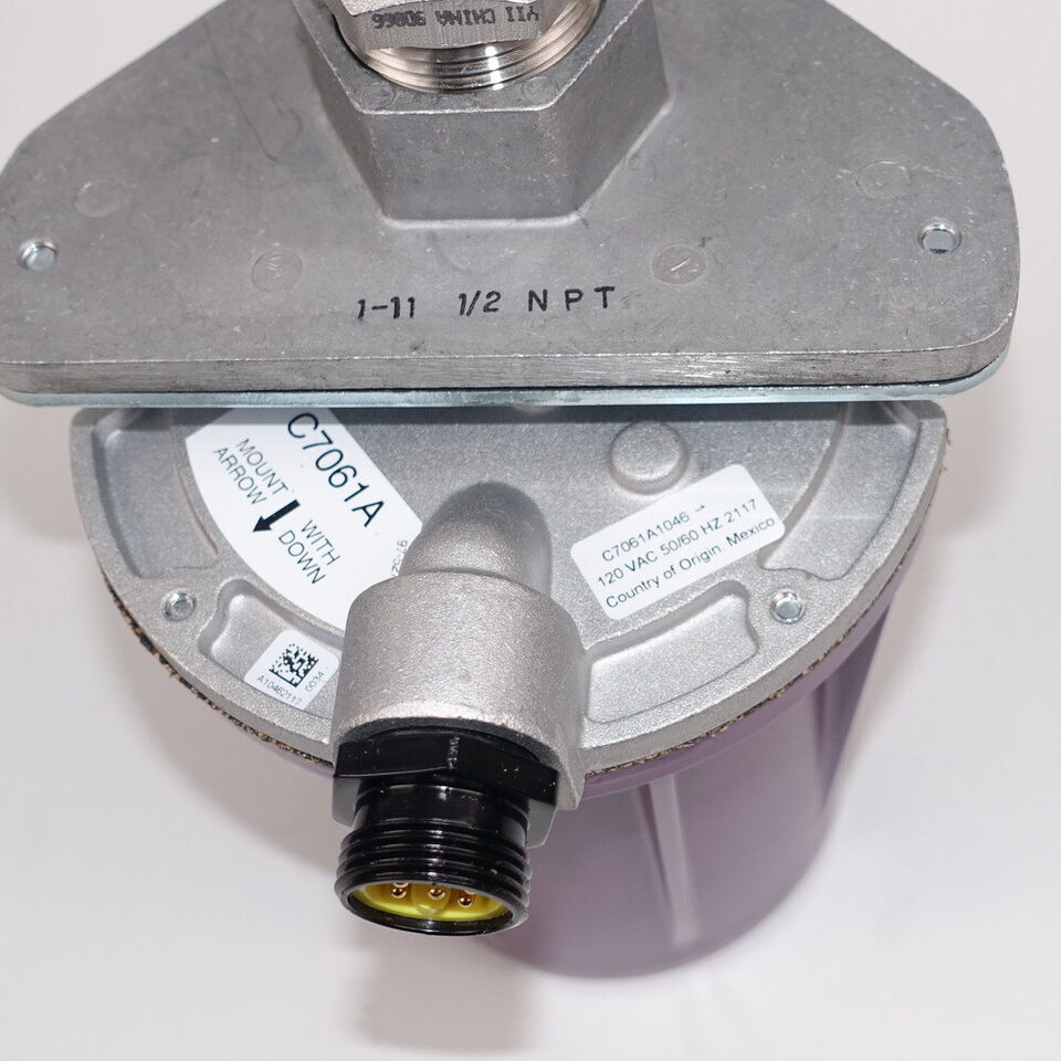 new 1PC Honeywell C7061A1046 Flame Detector Replaces In Box ping