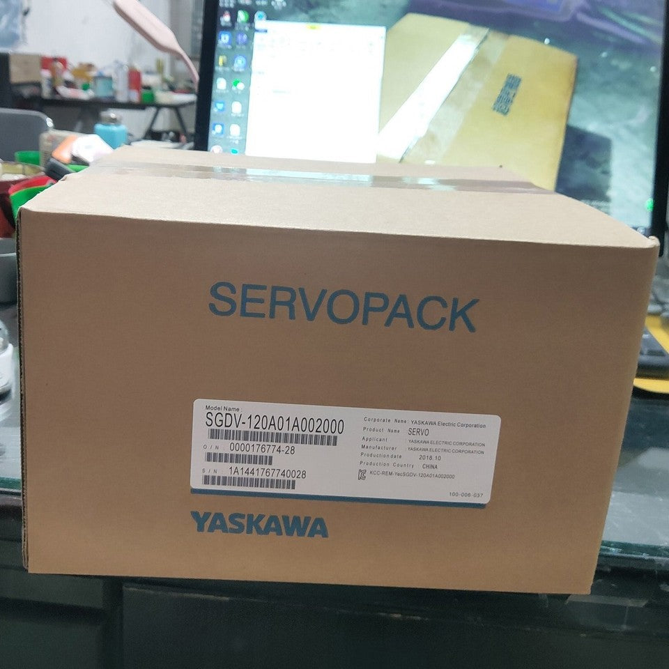 new 1PC  Yaskawa SGDV-120A01A002000 Servo Motor In Box ping