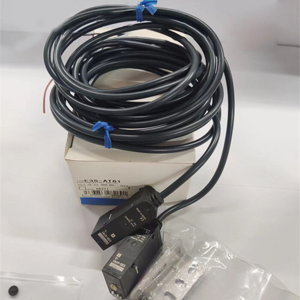 new Omron E3S-AT61 Photoelectric Sensor One E3SAT61 - OMRON