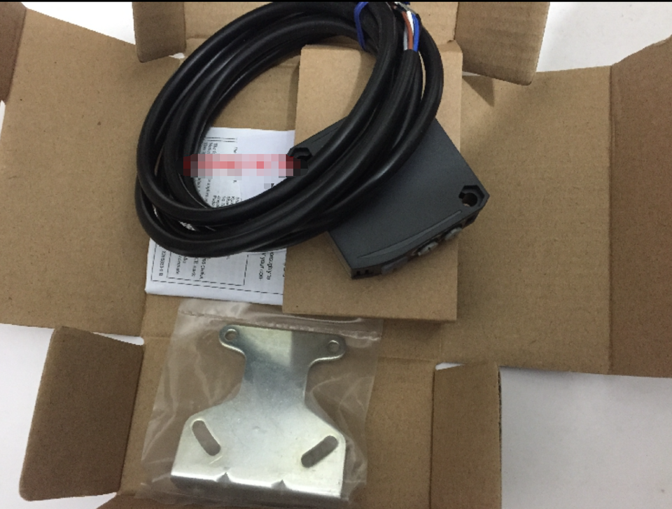 new Omron E3JK-TP12-C Photoelectric Switch One E3JKTP12C - OMRON