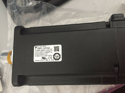 new 1PC Yaskawa SGMAV-10A3A2E Servo Motor SGMAV10A3A2E In Box pin - YASKAWA