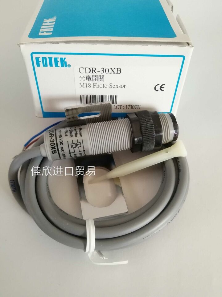 new 1PC  FOTEK CDR-30XB Photoelectric Sensor CDR30XB