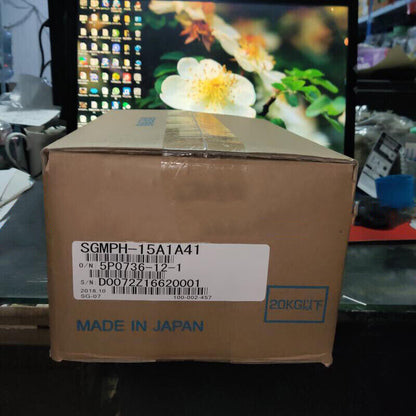 new 1PC YASKAWA SGMPH-15A1A41 Servo Motor In Box ping