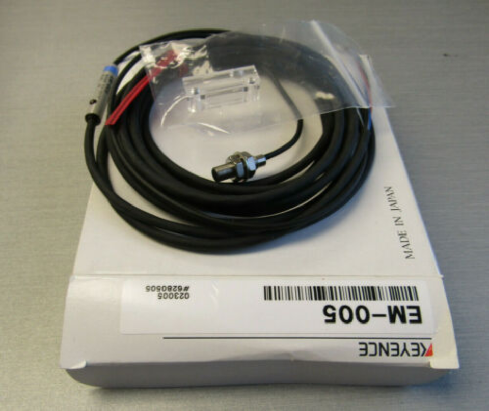 Keyence EM-005 Proximity Sensor - KEYENCE