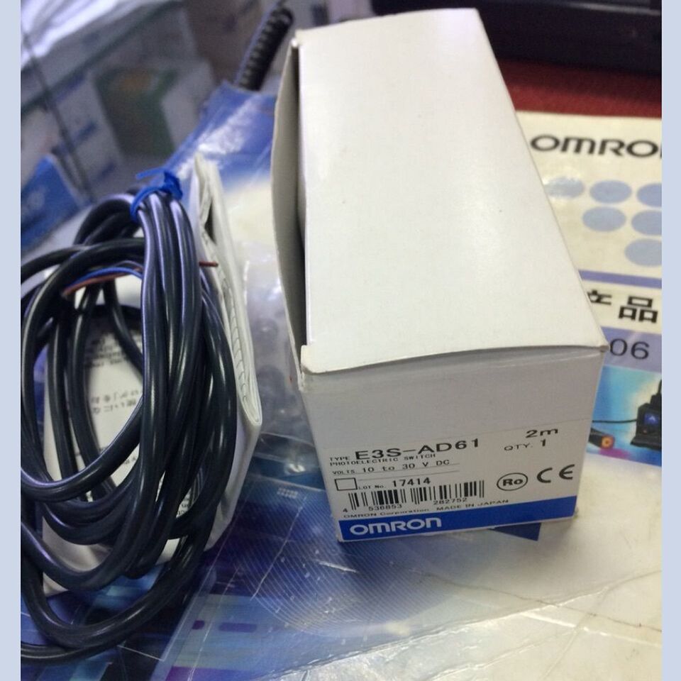 new Omron E3S-AD61 Photoelectric Switch One E3SAD61 - OMRON