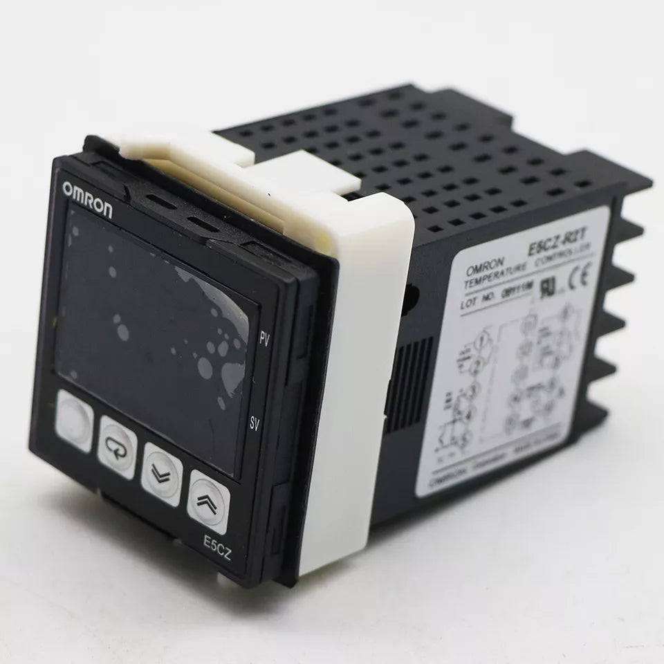Omron E5CZ-R2T Temperature Controller - OMRON