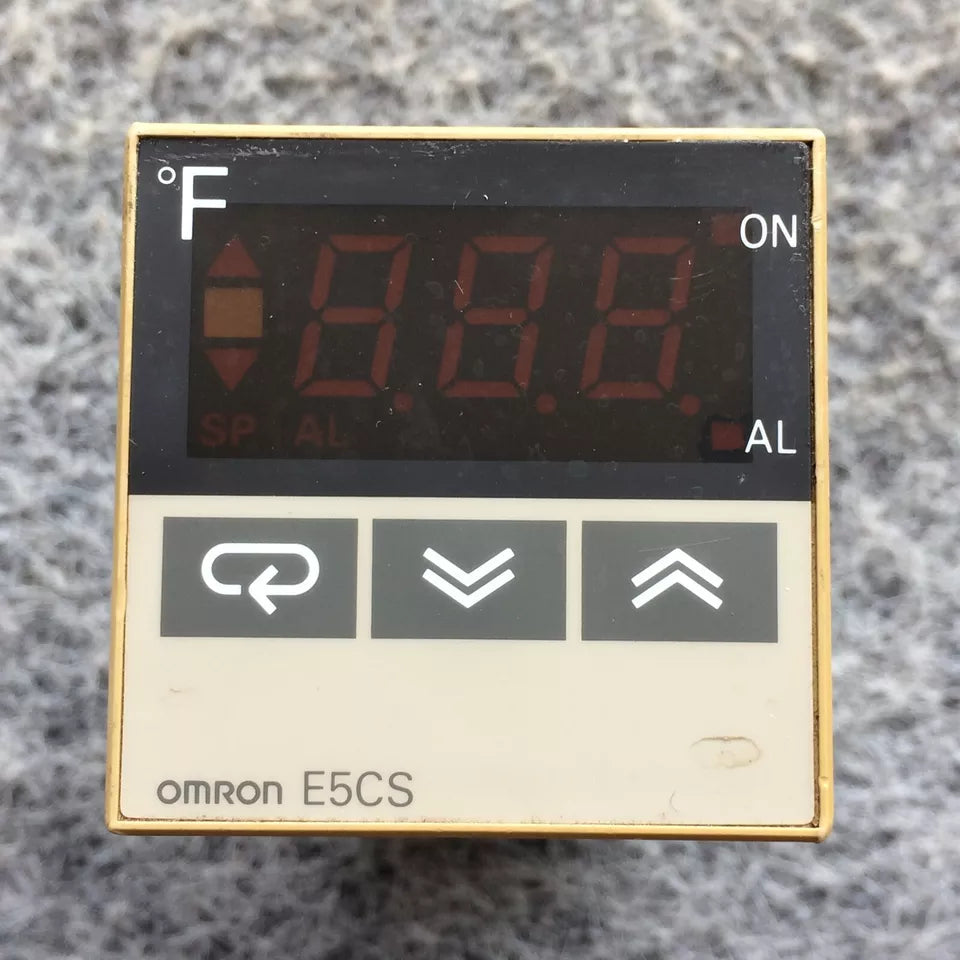 Omron E5CS-Q1KJX-F Temperature Controller - OMRON