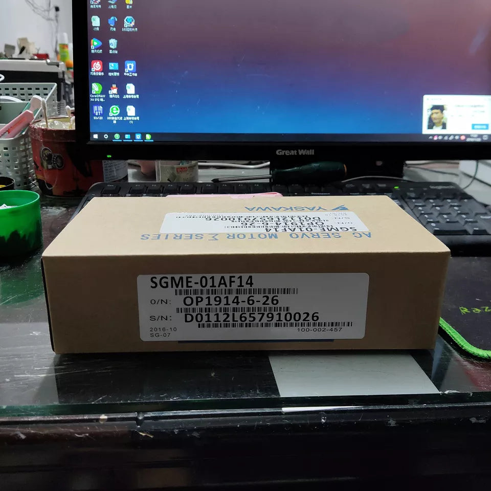 new One Yaskawa SGME-01AF14 SGME01AF14 Servo Motor In Box ping - YASKAWA