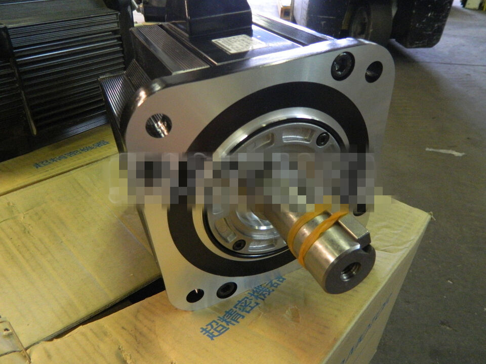 new 1PC Yaskawa SGMG-30A2AB Servo Motor In Box ping - YASKAWA