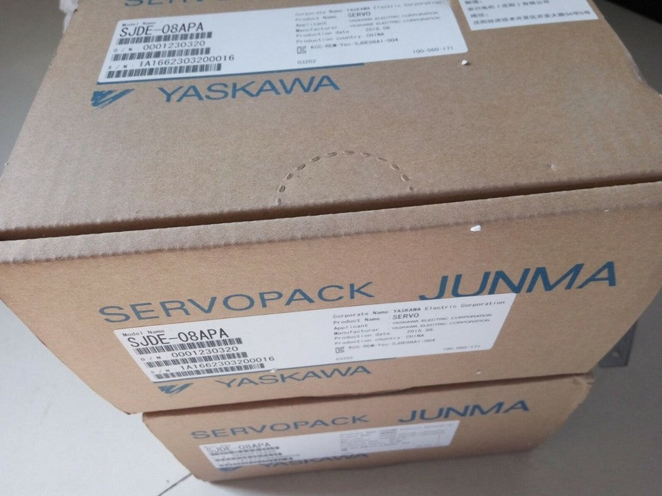 new 1PC  Yaskawa SJDE-08APA Servo Drive In Box SJDE08APA ping