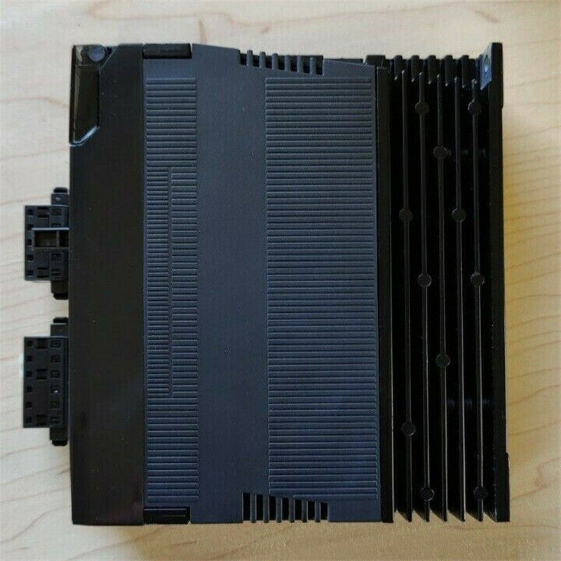 new 1PC Omron R88D-KT01H AC Servo Drive R88DKT01H In Box ping