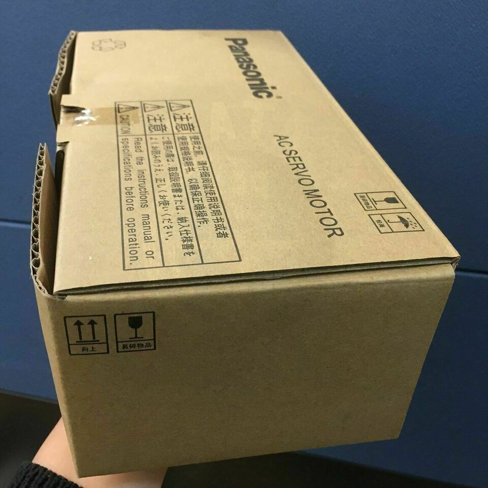 new 1PC  Panasonic MSM5AZA6F Servo Motor In Box ping