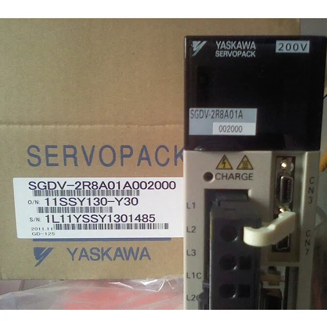 NEW YASKAWA SGDV-2R8A01A002000 SERVO DRIVER 1PC PING - YASKAWA
