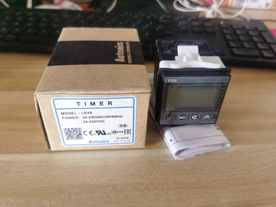 new Autonics LE4S Digital Backlit LCD Timer 1-Panel Timer - AUTONICS