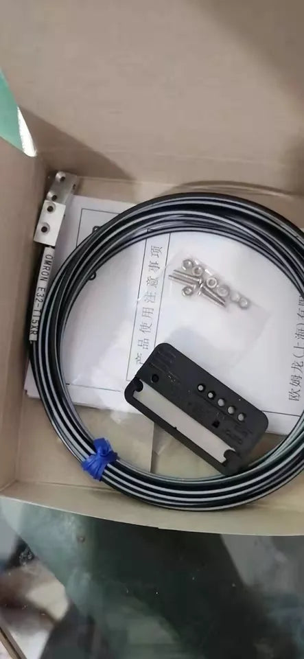 Omron E32-T15XR Optical Fiber Sensor E32T15XR One - OMRON