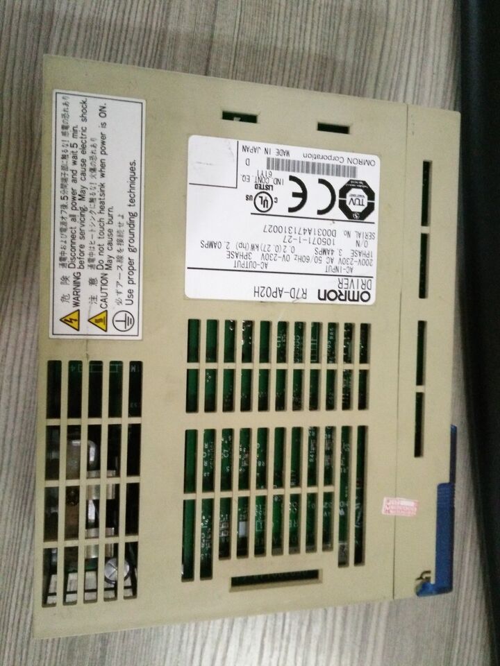 new 1PC Omron SERVO Drive R7D-AP02H R7D AP02H - OMRON