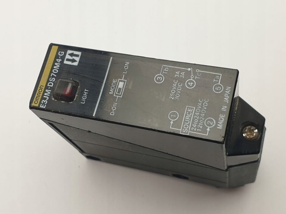 new Omron E3JM-DS70M4-G Photoelectric Switch One E3JMDS70M4G - OMRON