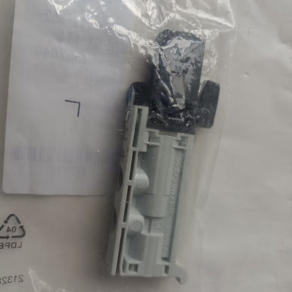 Solenoid Valve One: Festo VUVB-ST12-M52-MZH-QX-1T1 - FESTO
