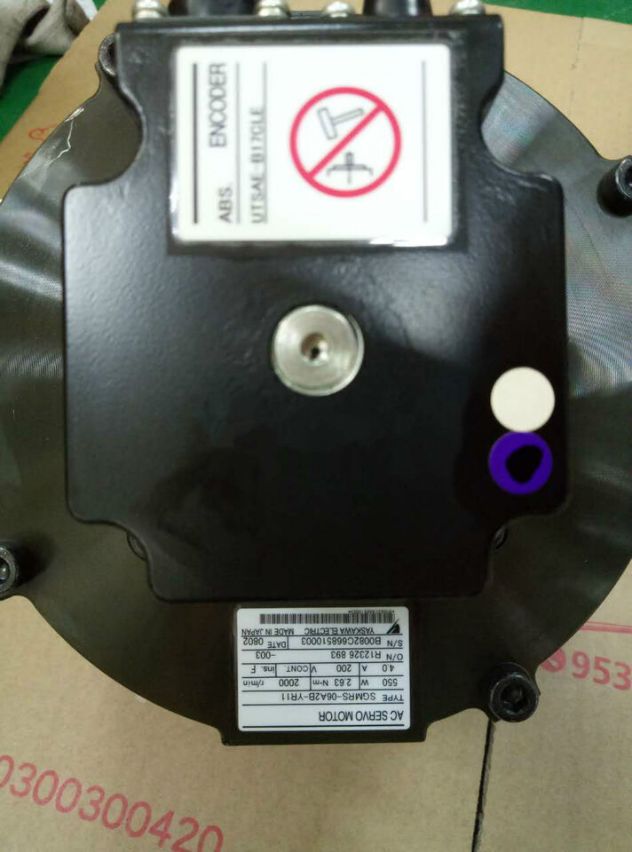 new 1PC YASKAWA SGMRS-06A2B-YR11 Servo Motor In Box ping - YASKAWA