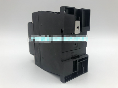 new Eaton Moeller DILM38-10C 1PC DILM3810C Contactor 200-240VDC