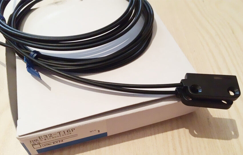 Omron E32-T16P Fiber Optic Sensor - OMRON