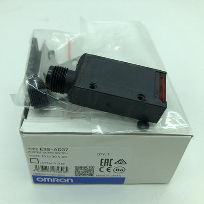 new Omron E3S-AD37 Photoelectric Switch One E3SAD37 - OMRON