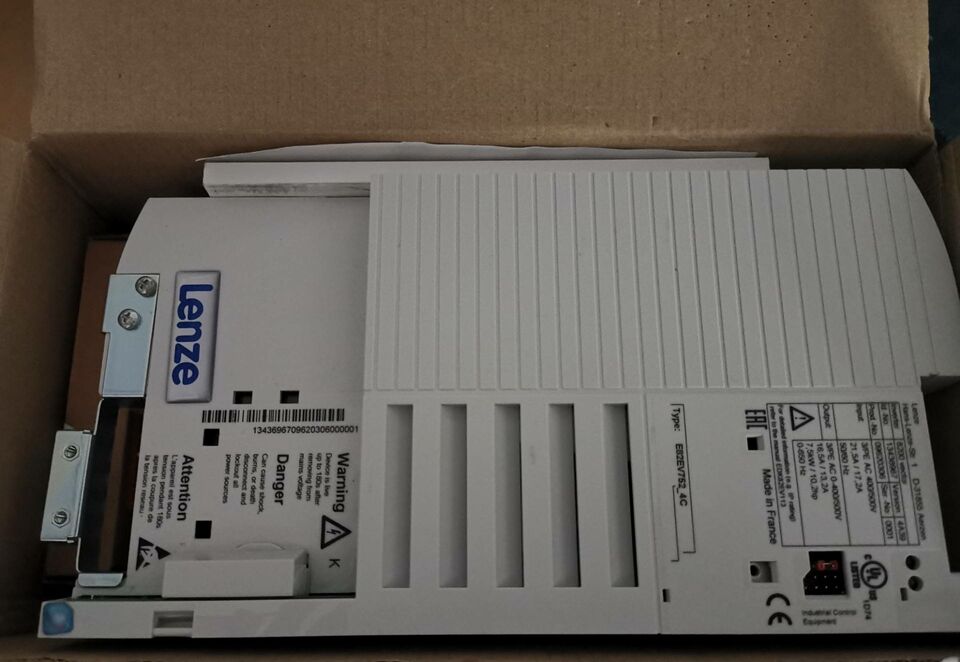 new 1PCS Lenze inverter LENZE 8200 VECTOR D-31855 E82EV752-4C 7.5KW E82EV752_4C