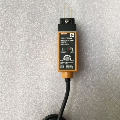 High-Efficiency Omron Photoelectric Switch E3S-X3CB4 for Industrial Applications - OMNION