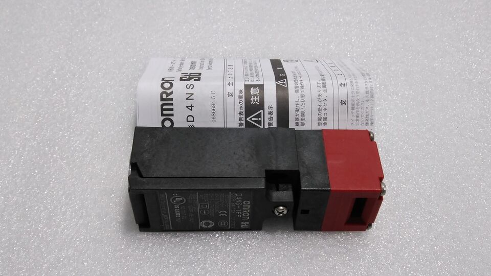 Omron D4NS-1FF Safety Door Switch - OMRON