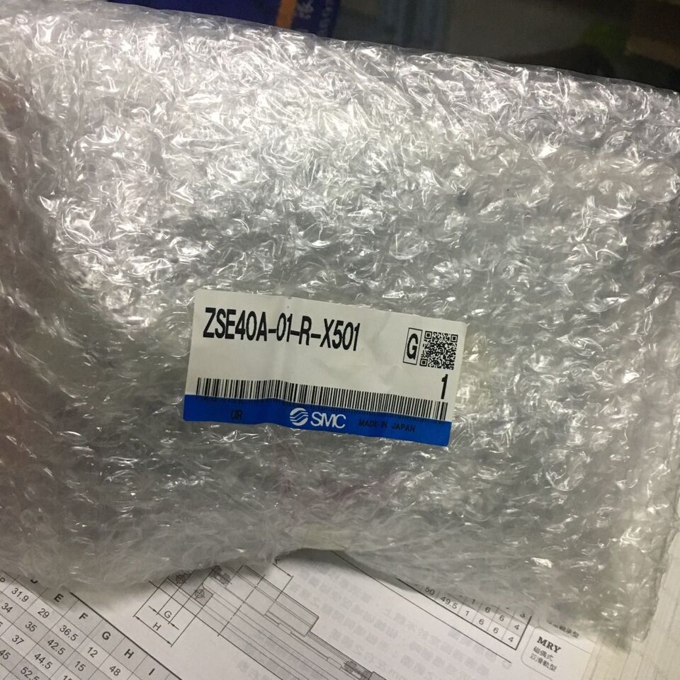 new 1PC SMC ZSE40A-01-R-X501 Pressure Switch ZSE40A01RX501 - SMC