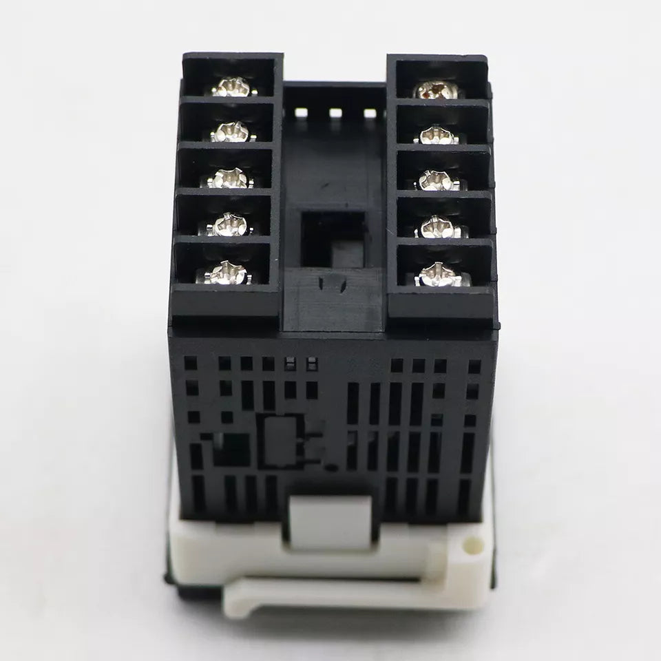 Omron E5CZ-R2T Temperature Controller - OMRON
