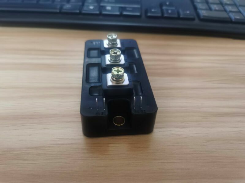 new 1PC Mitsubishi CM200DY-12E Module CM200DY12E - MITSUBISHI