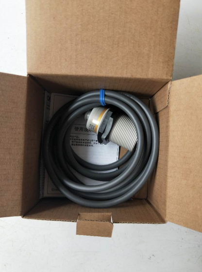 new Omron E2F-X10E2 Proximity Switch One E2FX10E2 - OMRON