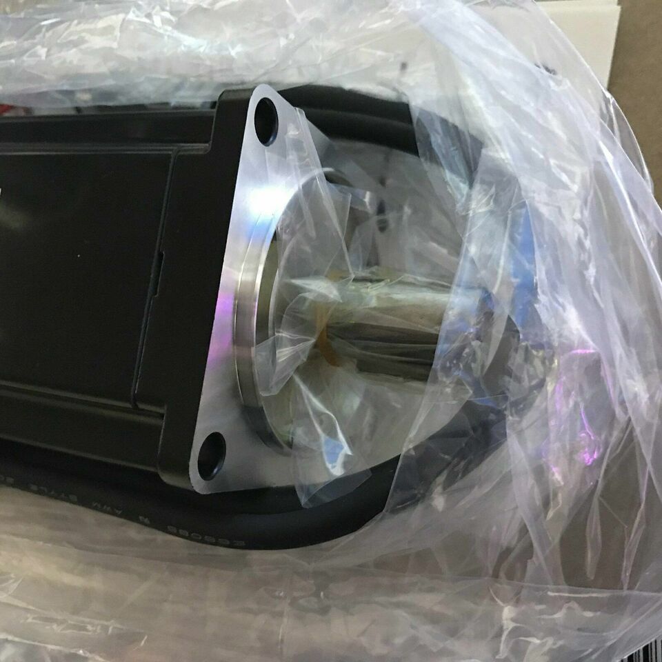 ONE FUJI SERVOMOTOR GYS401DC1-SA-B - ONE FUJI