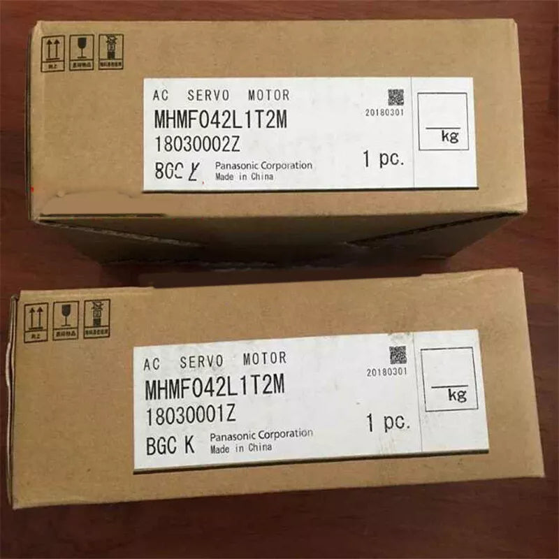 New Panasonic MHMF042L1T2M Servo Motor 1PC - PANASONIC